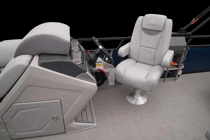 Slide: The Image of Regency 250 LE3 Sport 2024 - 37