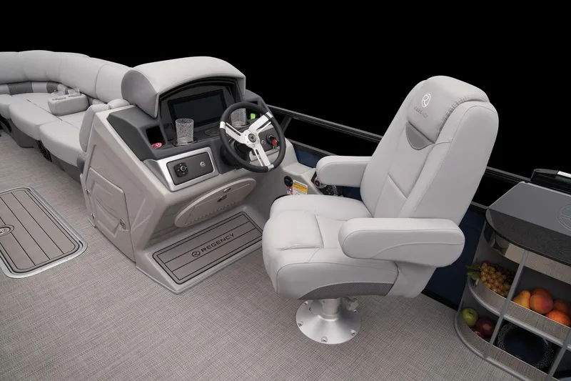 Slide: The Image of Regency 250 LE3 Sport 2024 - 38