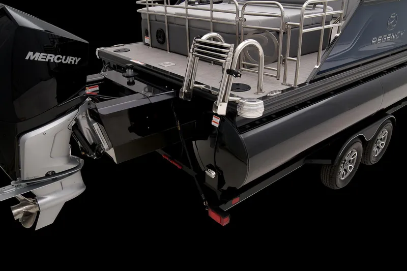 Slide: The Image of Regency 250 LE3 Sport 2024 - 68