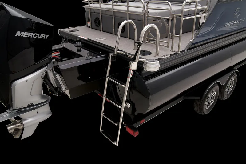 Slide: The Image of Regency 250 LE3 Sport 2024 - 69