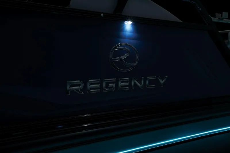Slide: The Image of Regency 250 LE3 Sport 2024 - 73