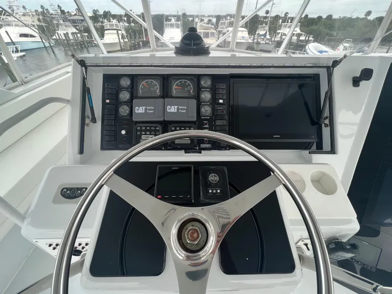 Slide: The Image of Hatteras 60 Down Time - Helm - 10