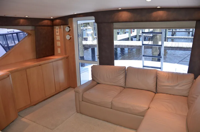 Slide: The Image of Hatteras 60 Down Time - Salon - 13