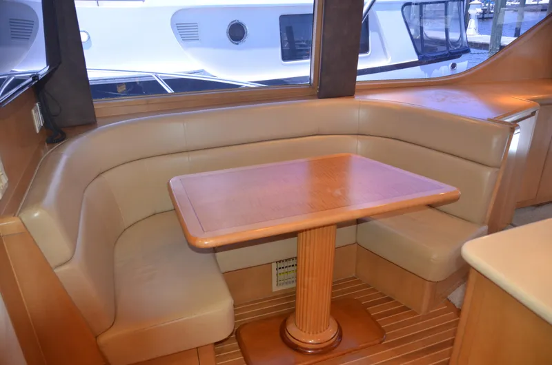 Slide: The Image of Hatteras 60 Down Time - Dinette - 15