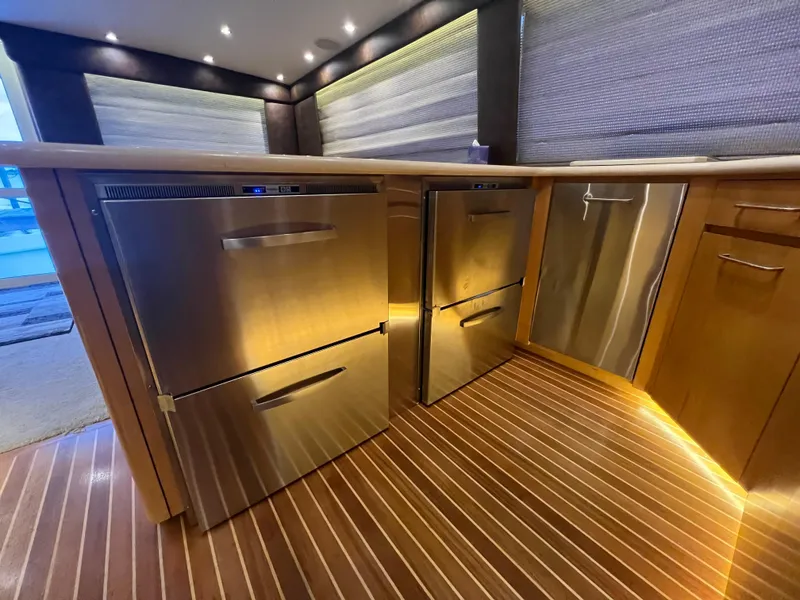 Slide: The Image of Hatteras 60 Down Time - Galley - 16