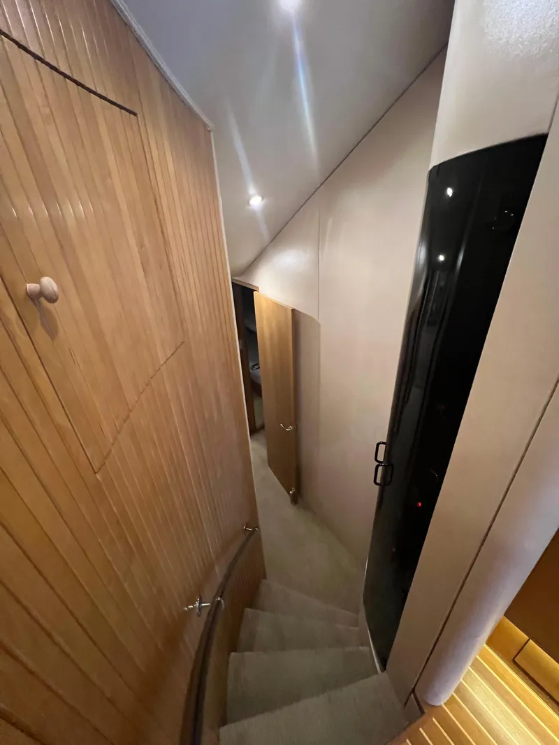 Slide: The Image of Hatteras 60 Down Time - Companionway - 18