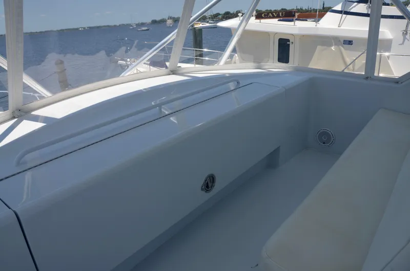 Slide: The Image of Hatteras 60 Down Time - Helm Seating - 4