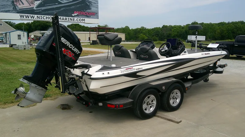 Slide: The Image of Triton 20 TRX Patriot 2017 - 3