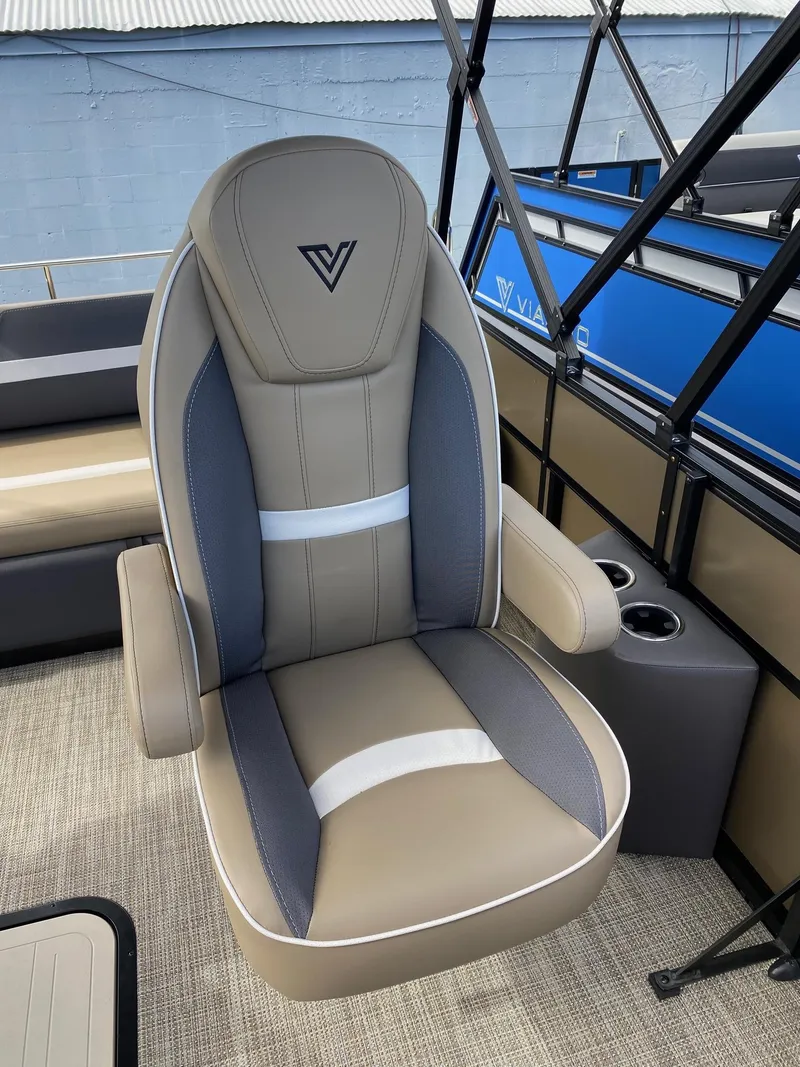 Slide: The Image of Viaggio LAGO 22S 2024 - 10