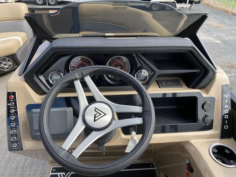 Slide: The Image of Viaggio LAGO 22S 2024 - 11