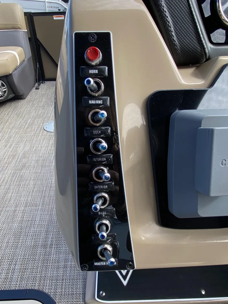 Slide: The Image of Viaggio LAGO 22S 2024 - 17