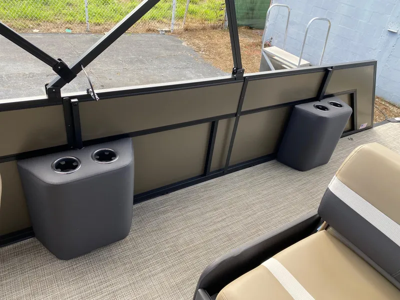 Slide: The Image of Viaggio LAGO 22S 2024 - 19