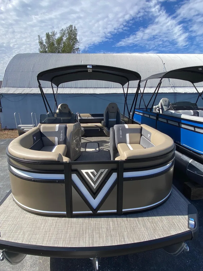 Slide: The Image of Viaggio LAGO 22S 2024 - 2