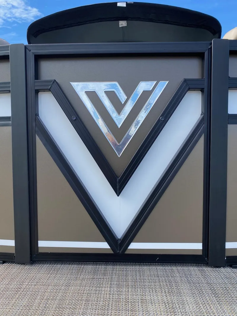 Slide: The Image of Viaggio LAGO 22S 2024 - 44