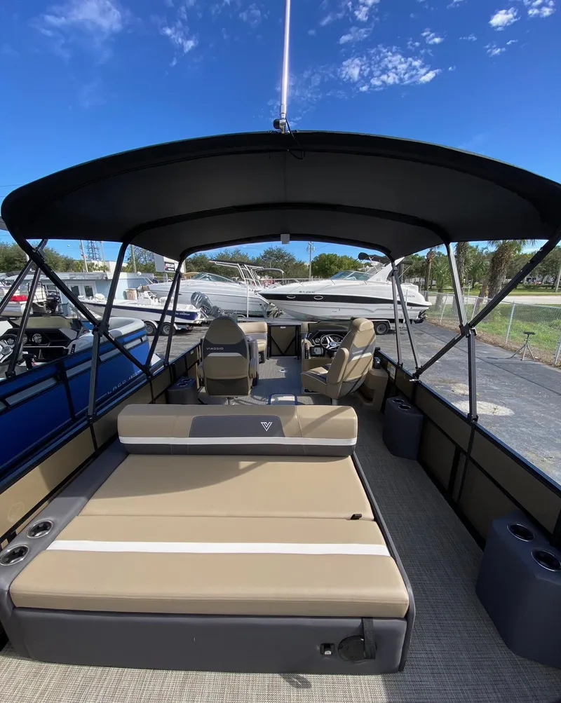 Slide: The Image of Viaggio LAGO 22S 2024 - 5