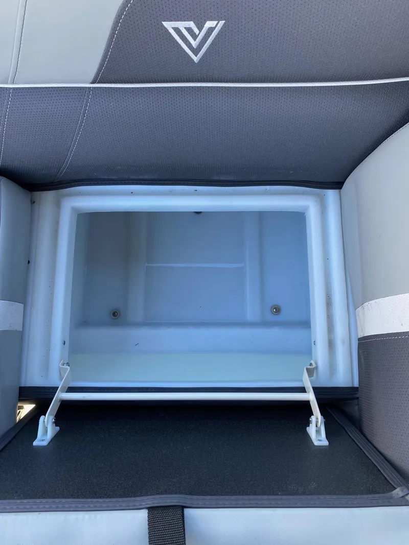 Slide: The Image of Viaggio Lago 22U 2024 - 24