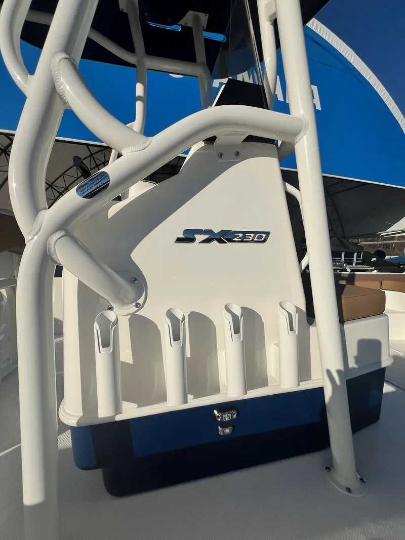 Slide: The Image of Skeeter SX230 2024 - 11