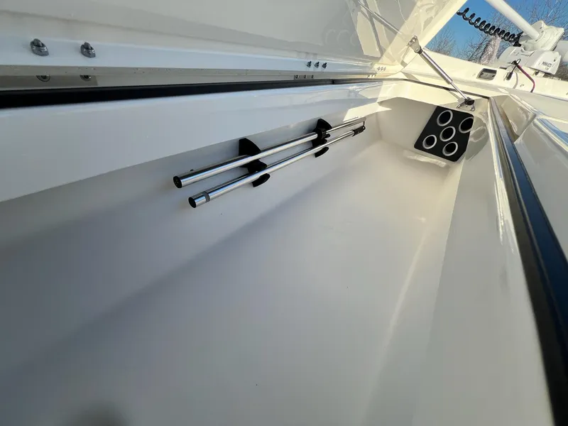 Slide: The Image of Skeeter SX230 2024 - 14