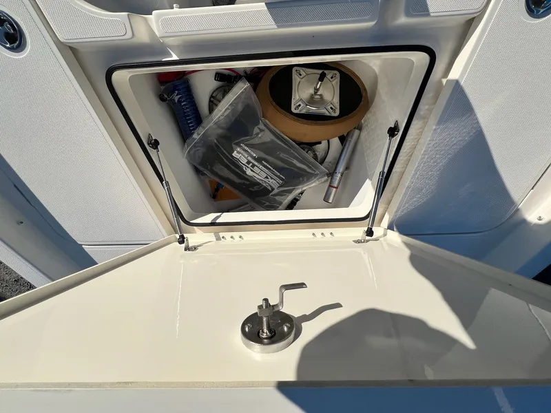 Slide: The Image of Skeeter SX230 2024 - 35