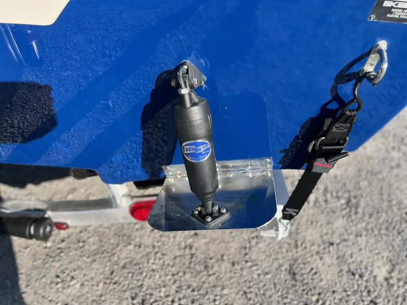 Slide: The Image of Skeeter SX230 2024 - 48