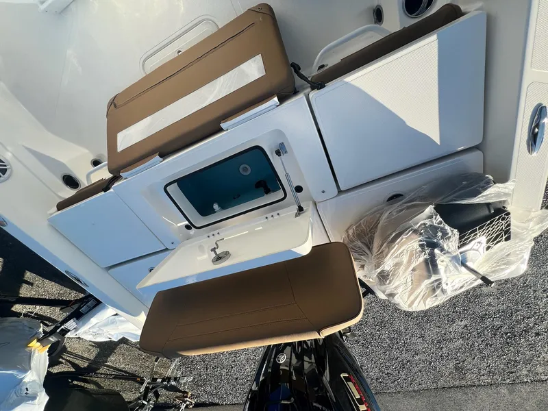 Slide: The Image of Skeeter SX230 2024 - 49