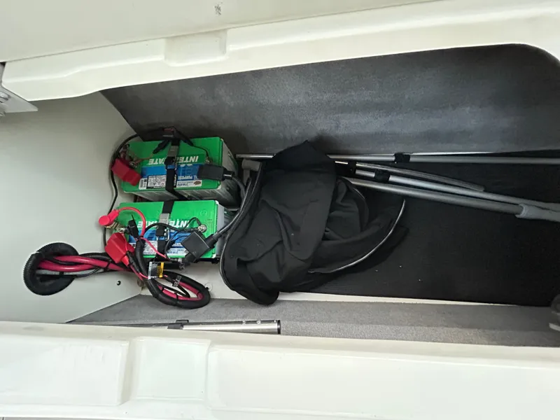 Slide: The Image of Sea Ray SDX 270 Outboard 2022 - 52