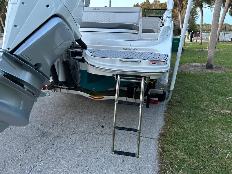 Slide: The Image of Sea Ray SDX 270 Outboard 2022 - 58