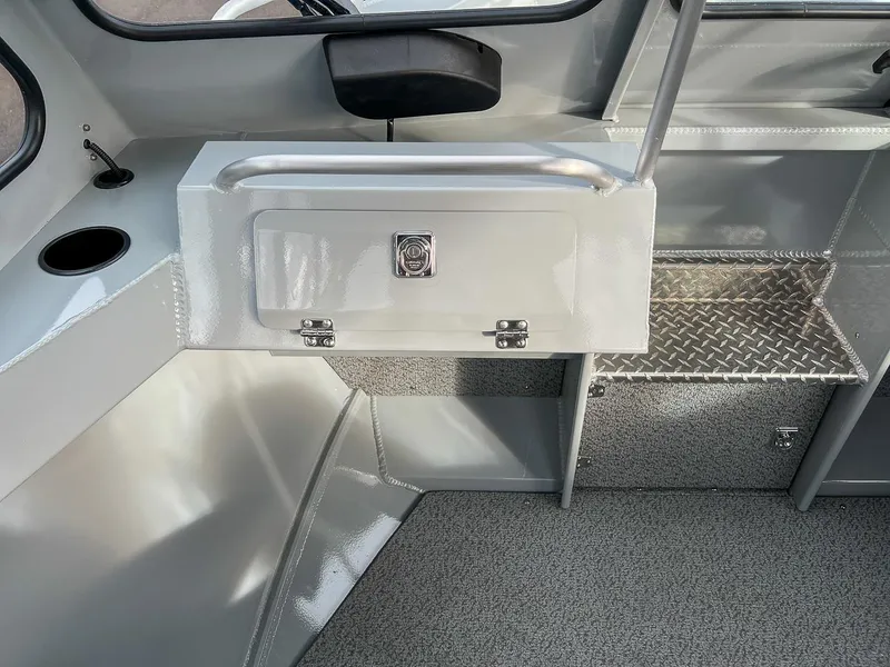 Slide: The Image of Hewescraft 200 Pro-V 2026 - 10