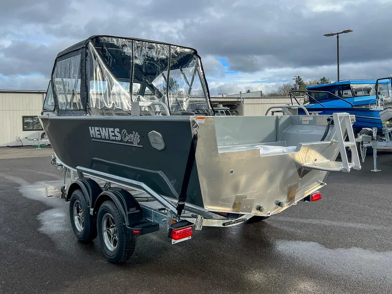 Slide: The Image of Hewescraft 200 Pro-V 2026 - 5