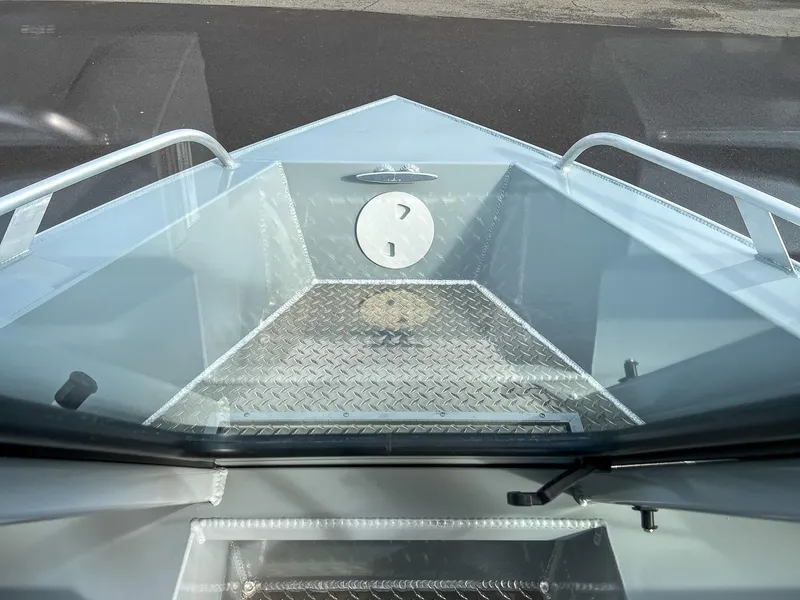 Slide: The Image of Hewescraft 200 Pro-V 2026 - 7