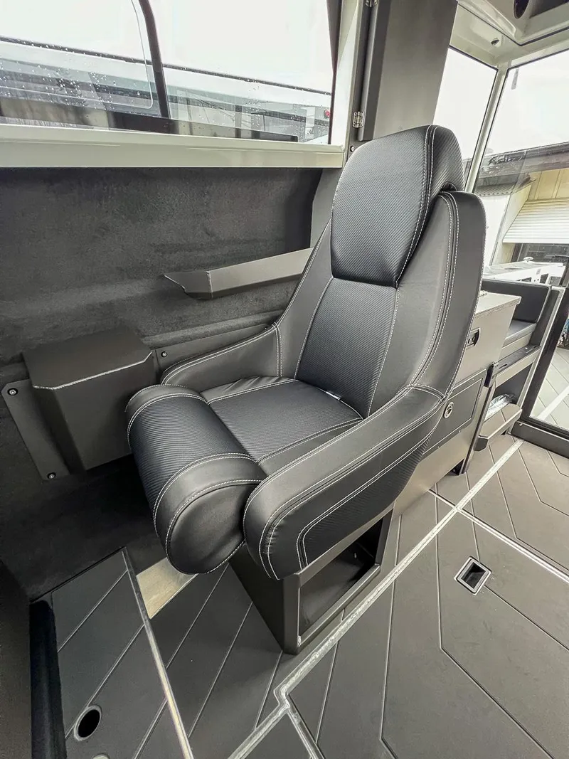 Slide: The Image of Stabi-Craft 2500 Ultracab XL 2026 - 12