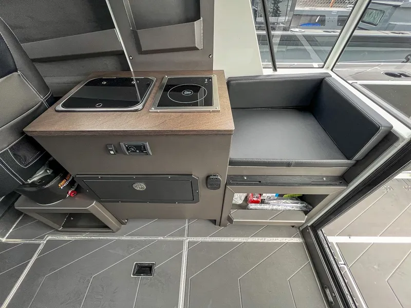 Slide: The Image of Stabi-Craft 2500 Ultracab XL 2026 - 15