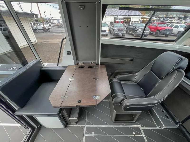 Slide: The Image of Stabi-Craft 2500 Ultracab XL 2026 - 16