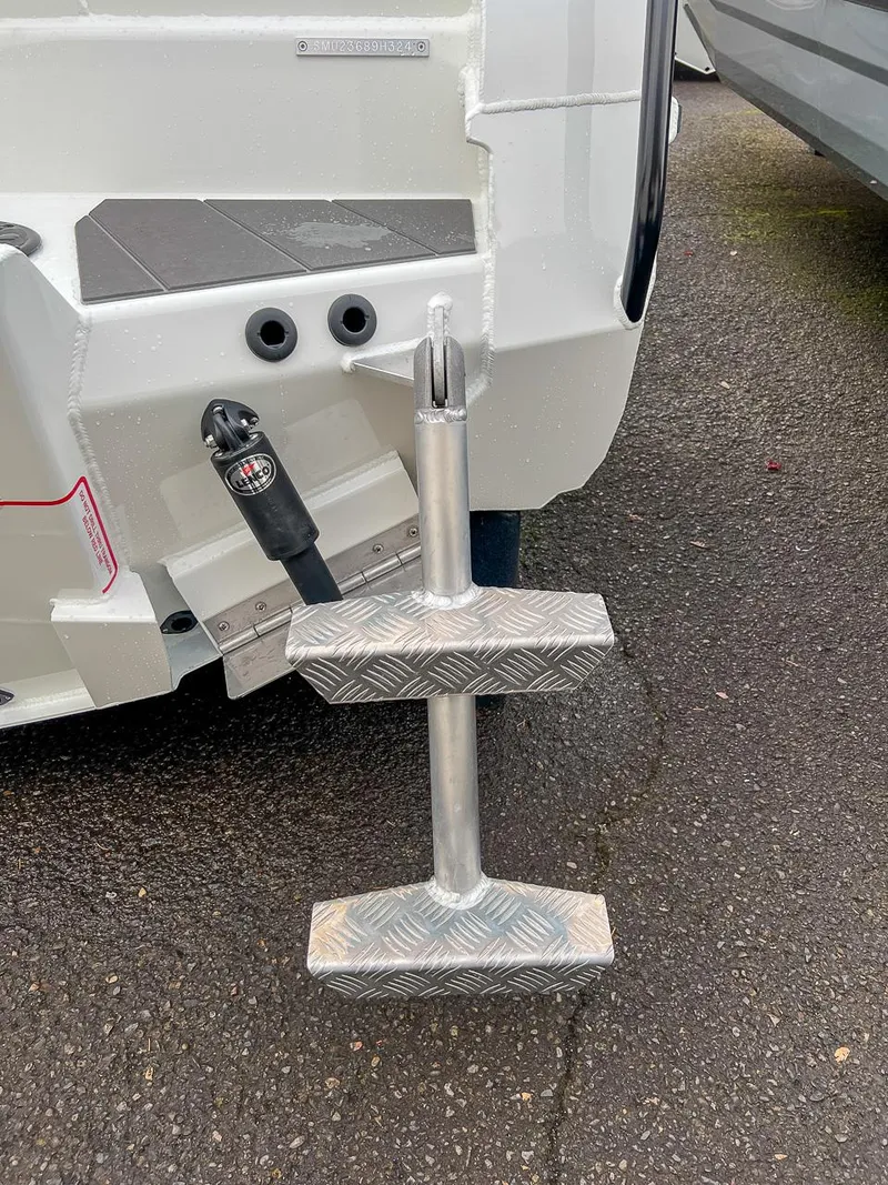 Slide: The Image of Stabi-Craft 2500 Ultracab XL 2026 - 26