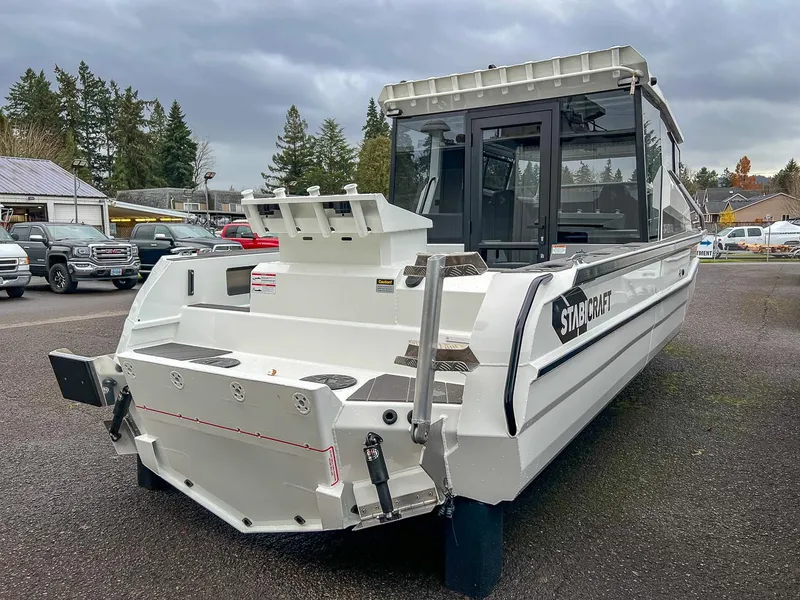 Slide: The Image of Stabi-Craft 2500 Ultracab XL 2026 - 5