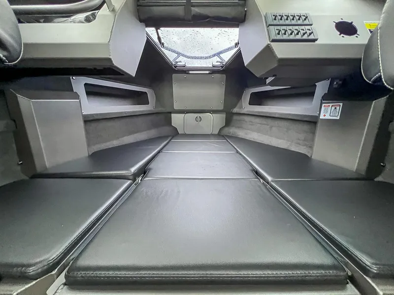 Slide: The Image of Stabi-Craft 2500 Ultracab XL 2026 - 9