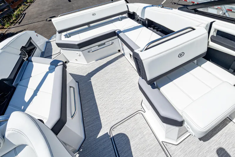 Slide: The Image of Cobalt R8 2024 - 14