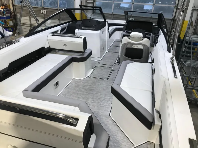 Slide: The Image of Cobalt R8 2024 - 16