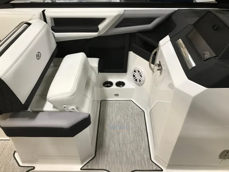 Slide: The Image of Cobalt R8 2024 - 19