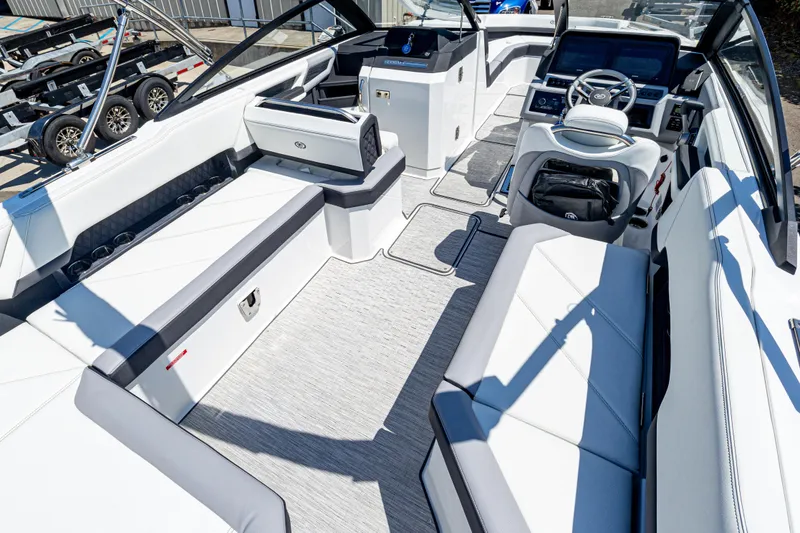 Slide: The Image of Cobalt R8 2024 - 5