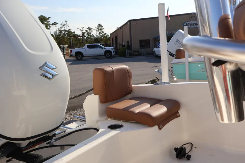 Slide: The Image of Pioneer 180 Sportfish 2022 - 14