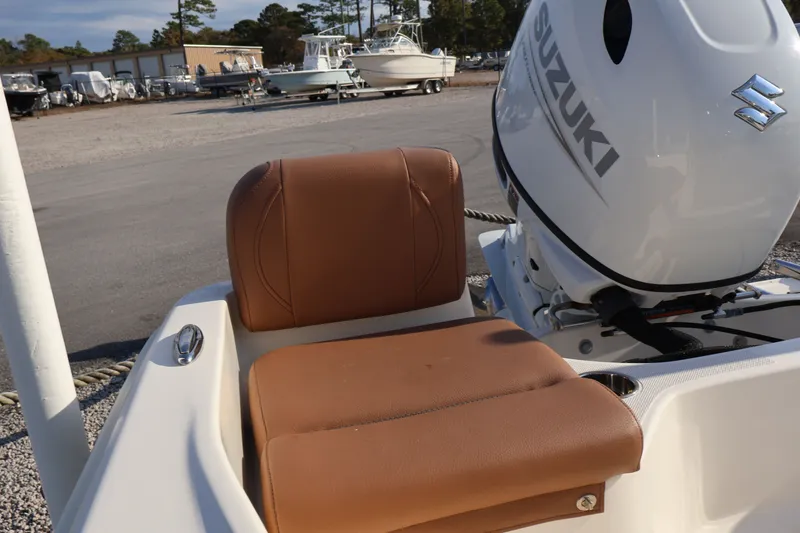 Slide: The Image of Pioneer 180 Sportfish 2022 - 15