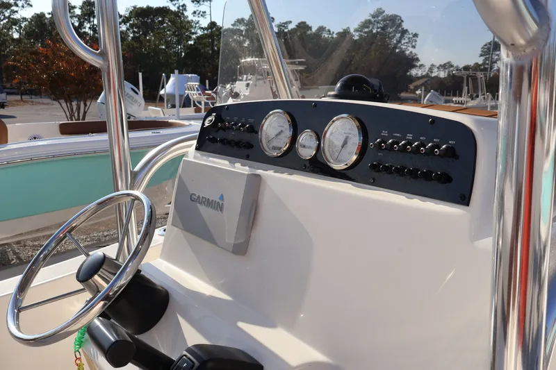 Slide: The Image of Pioneer 180 Sportfish 2022 - 17