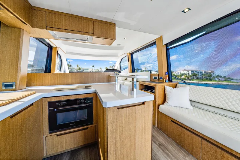 Slide: The Image of Galeon 500 Fly 2019 - 17