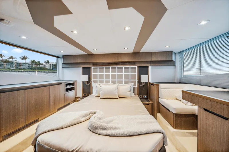 Slide: The Image of Galeon 500 Fly 2019 - 18
