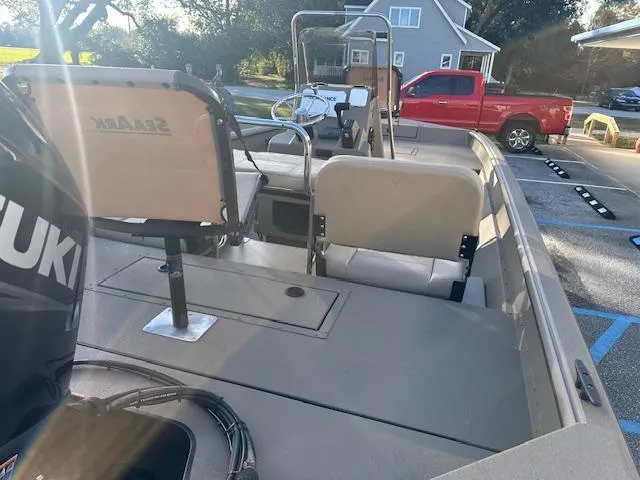 Slide: The Image of 2024 SeaArk 2072 VFX Elite CC boat with Suzuki engine, interior view. - 12