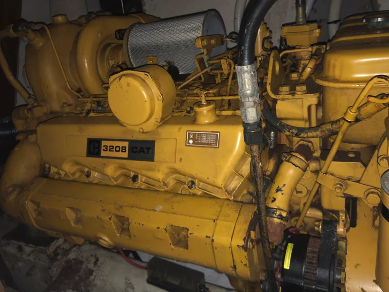 Slide: The Image of 1985 CHB Motor Yacht CAT 3208 engine in yellow - 23