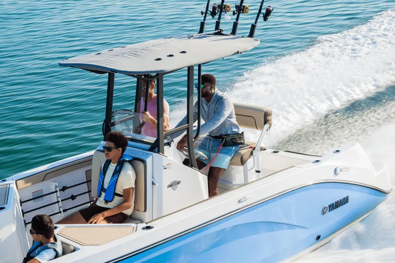 Slide: The Image of Yamaha 222 FSH Sport 2024 - 8