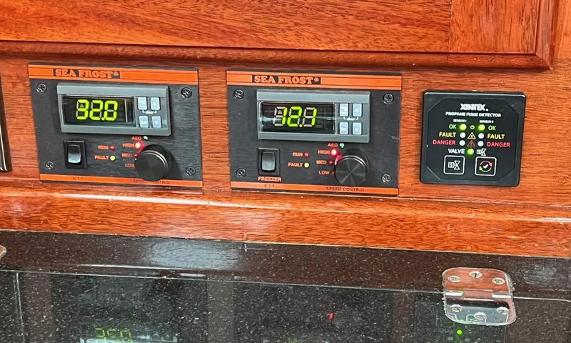 Slide: The Image of Lyman-Morse Sparkman & Stephens Sloop 2004 - 70