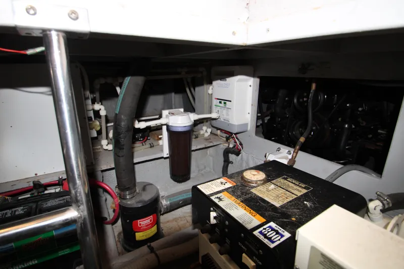 Slide: The Image of Silverton 392 Motor Yacht 2000 - 104